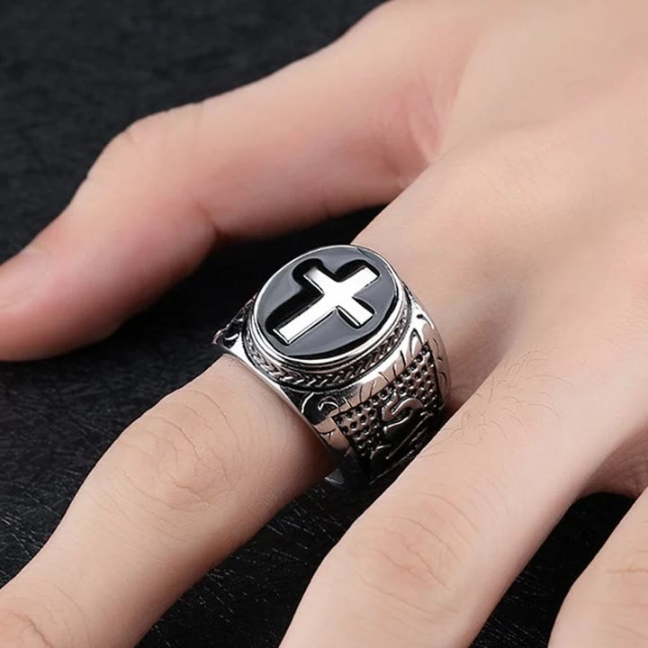 Christianartworkshop Retro Cross "Hand of God" Titanium Religion Ring