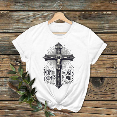 Christianartworkshop Classic Colored Style Crucifixion Emblem Short Sleeve T-shirt