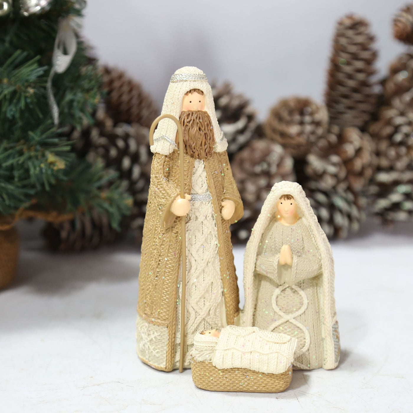 Christianartworkshop Classic Style Resin Knit-Effect Holy Family Figurine Desktop Decorations Ornament