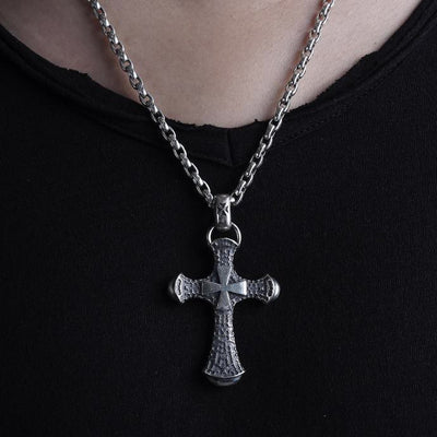 Christianartworkshop 925 Sterling Silver Classic & Vintage Crucifix Necklace: Blending Historical Aesthetics with Modern Craftsmanship