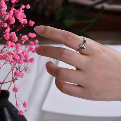 Christianartworkshop Minimalist 925 Silver Cross Ring with Ornate Rope Patterns: Enduring Symbol of Spiritual Bond