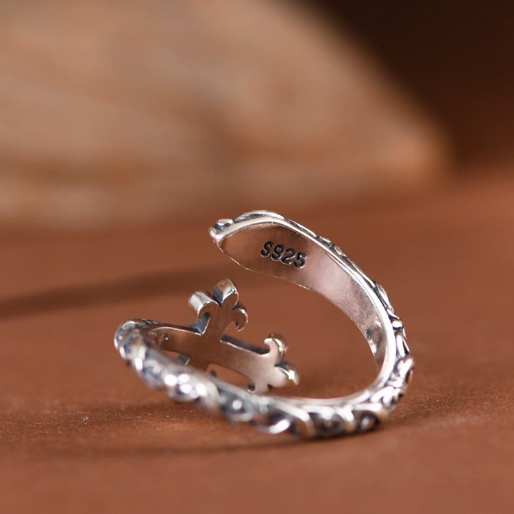 Christianartworkshop Retro 925 Silver Cross Ring with Delicate Vine Engravings: Pure Expression of Faith