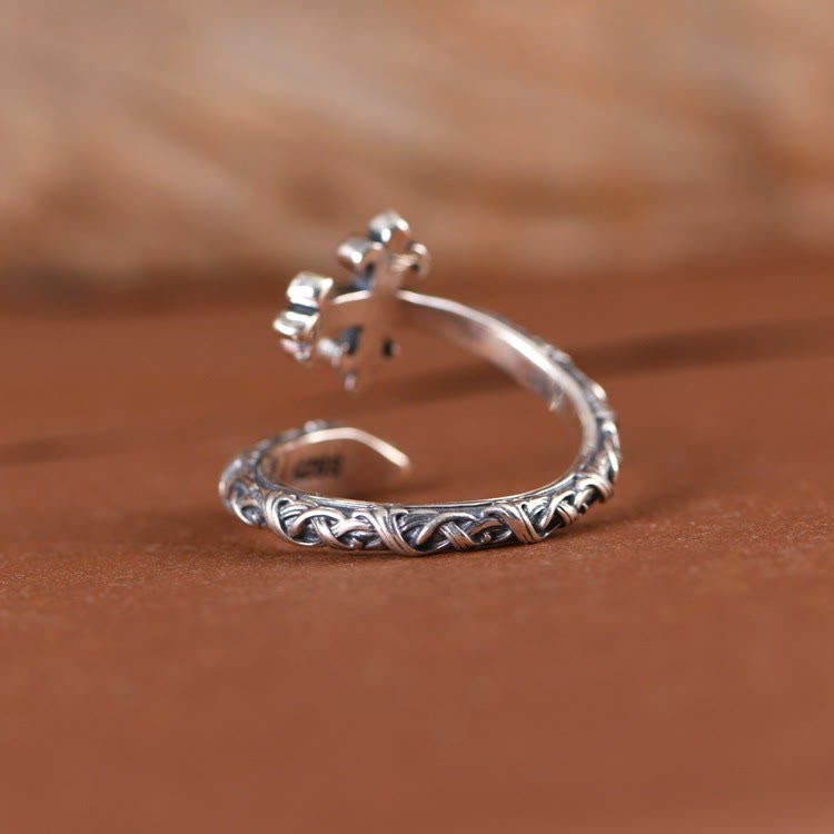 Christianartworkshop Retro 925 Silver Cross Ring with Delicate Vine Engravings: Pure Expression of Faith
