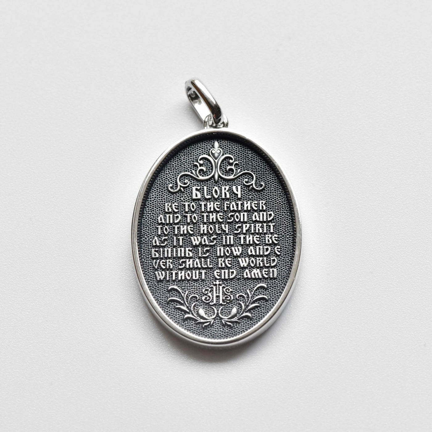 Christianartworkshop Antique Style Sterling Silver Antique Divine Mercy Jesus Oval Medal Necklace