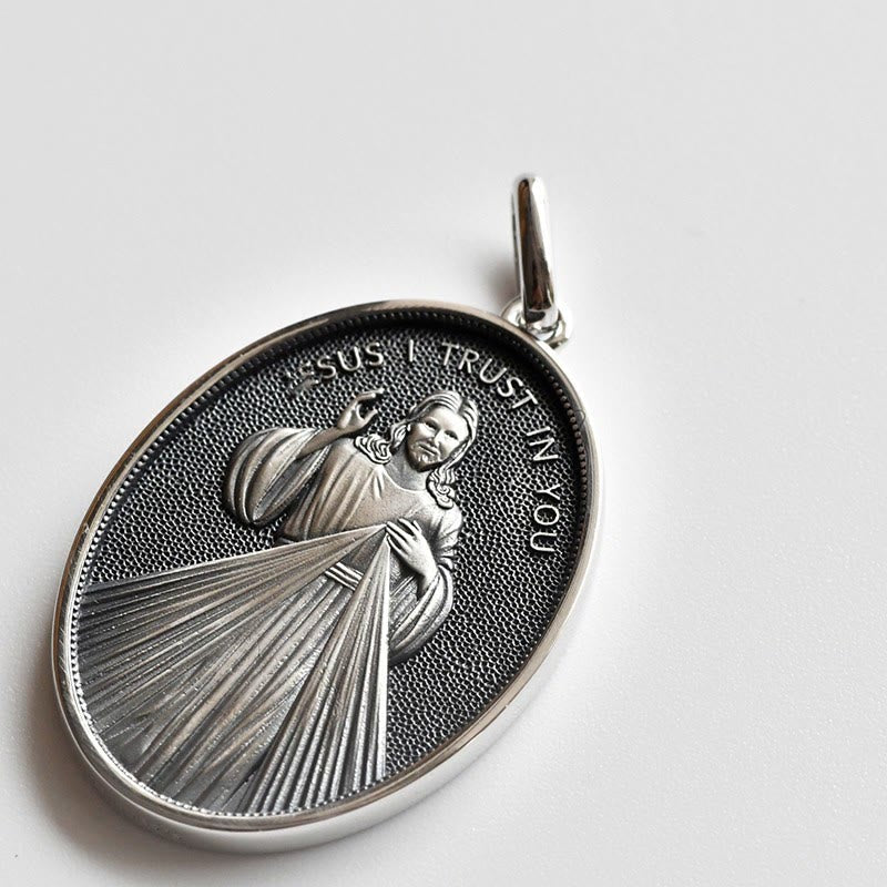 Christianartworkshop Antique Style Sterling Silver Antique Divine Mercy Jesus Oval Medal Necklace