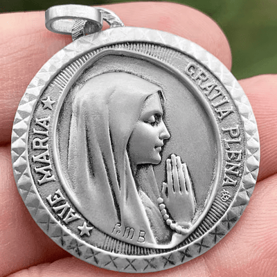 Christianartworkshop Graceful Virgin Mary Pendant Necklace in 925 Sterling Silver for Daily Devotion
