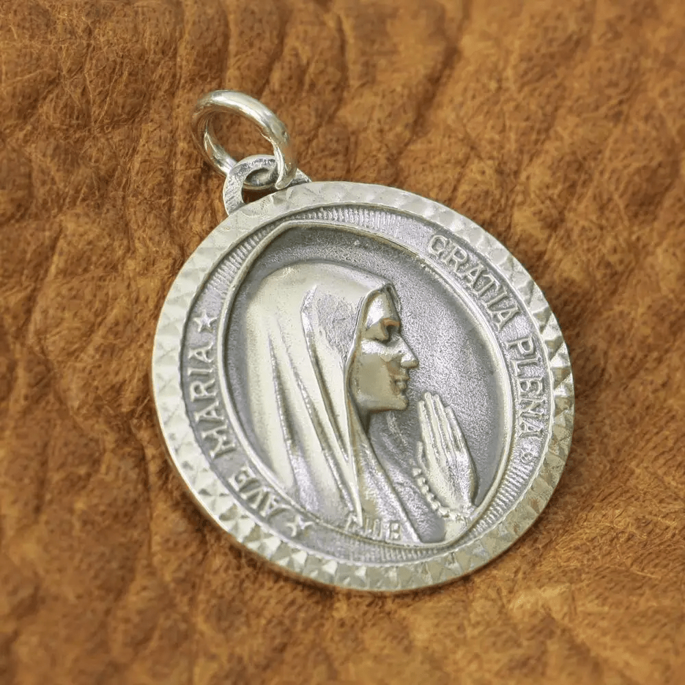 Christianartworkshop Graceful Virgin Mary Pendant Necklace in 925 Sterling Silver for Daily Devotion