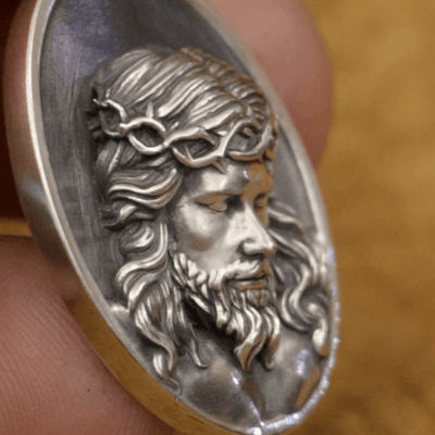 Christianartworkshop 925 Silver Crown of Thorns Jesus Medal Necklace: A Reminder of His Sacrifice