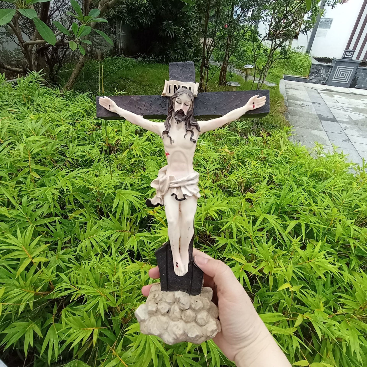 Christianartworkshop Classic Resin Crucifix Desktop Ornament: Timeless Symbol of Faithful Devotion