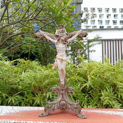 Christianartworkshop Resin Crucifix Jesus Desktop Ornament: Uncommon Badge of Steadfast Conviction