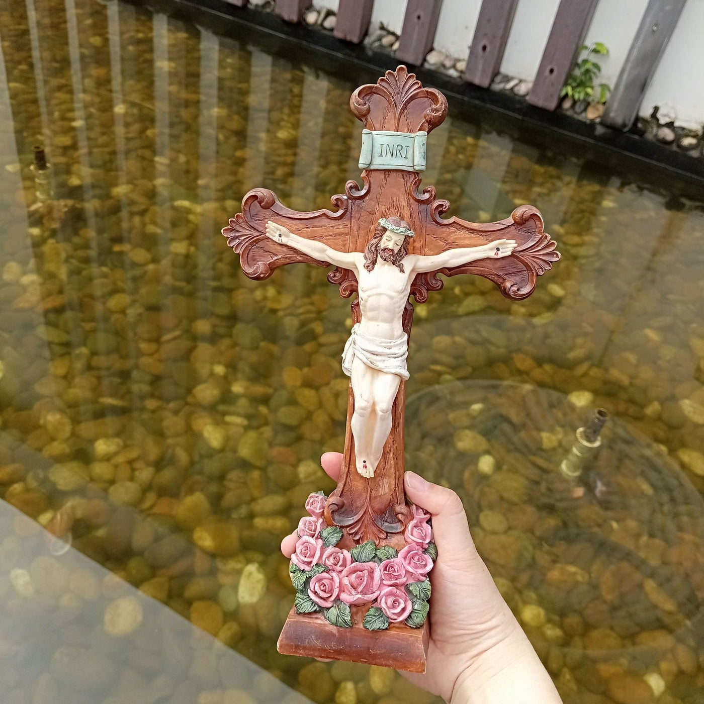 Christianartworkshop INRI - Inscribed Crucifix Desktop Ornament: A Graceful Expression of Belief