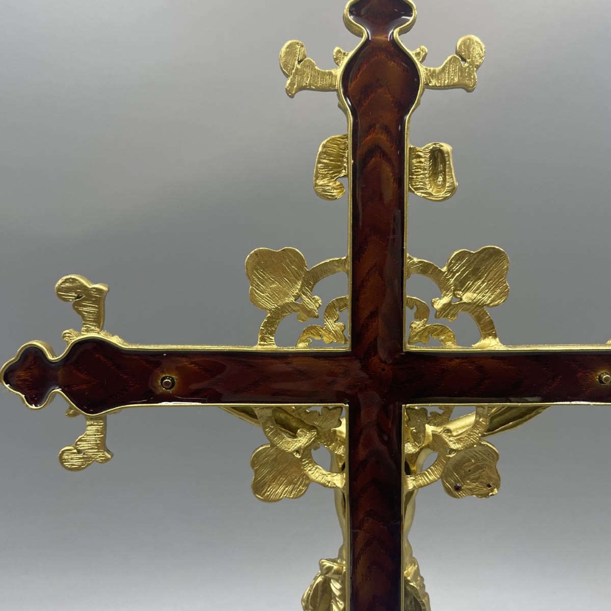 Christianartworkshop INRI Inscribed Crucifix Desktop Ornament with Ornate Craftsmanship