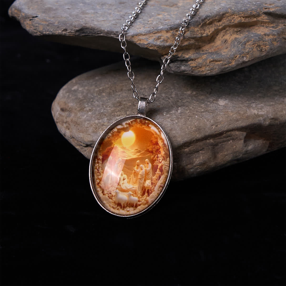 Christianartworkshop Glass Nativity Scene Pendant Necklace