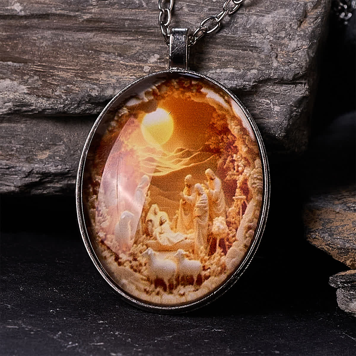 Christianartworkshop Glass Nativity Scene Pendant Necklace